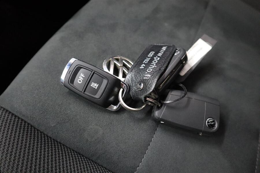 Volkswagen T-Roc vaihtoauto