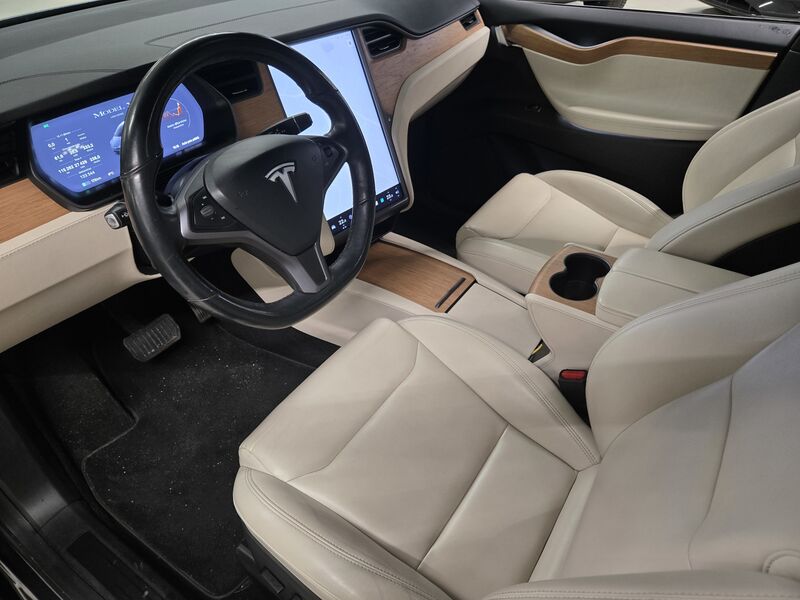 Tesla Model X vaihtoauto