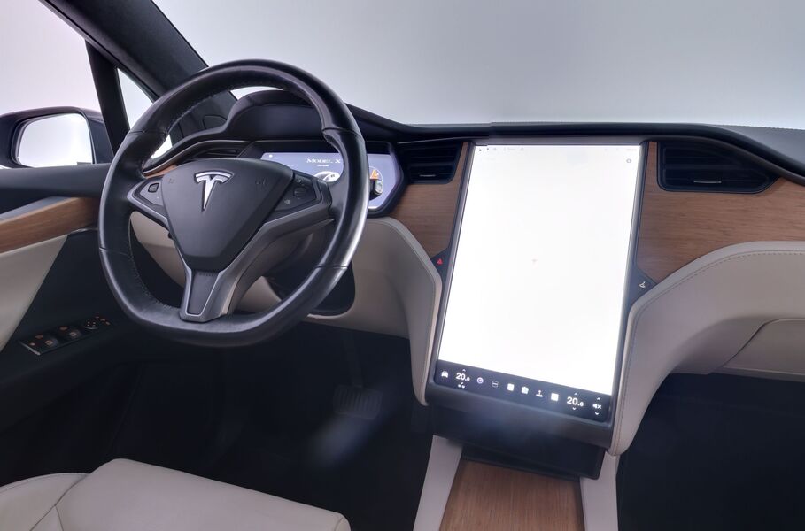 Tesla Model X vaihtoauto