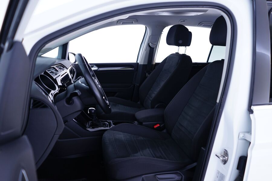 Volkswagen Touran vaihtoauto