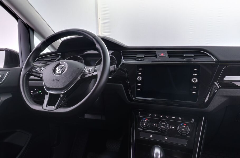 Volkswagen Touran vaihtoauto