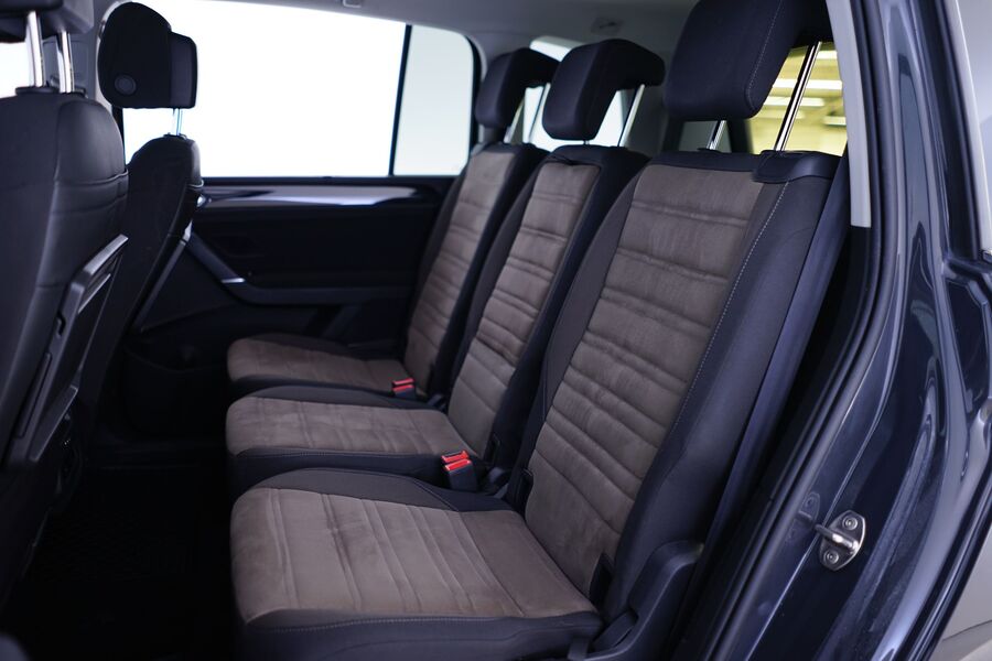 Volkswagen Touran vaihtoauto