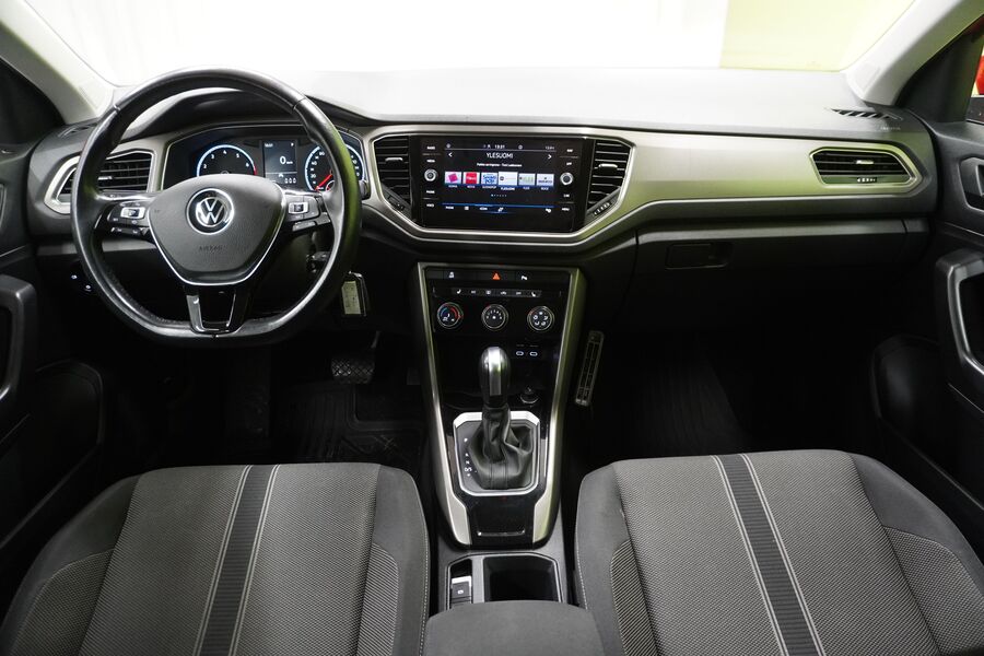 Volkswagen T-Roc vaihtoauto