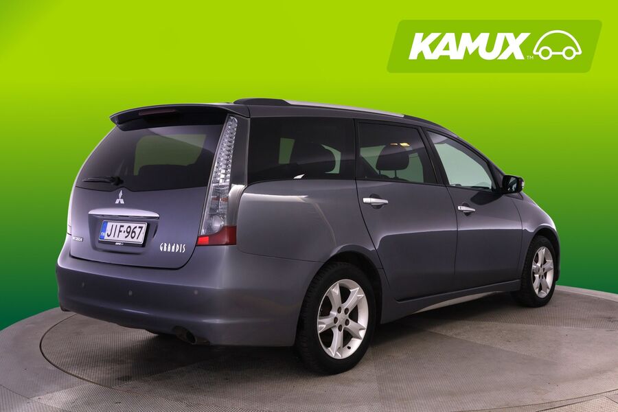 Mitsubishi Grandis vaihtoauto