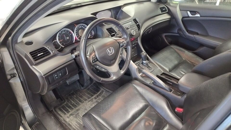 Honda Accord vaihtoauto