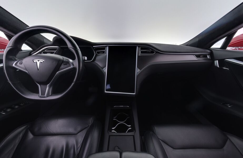 Tesla Model S vaihtoauto