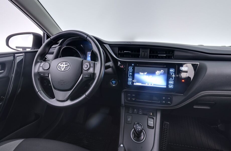 Toyota Auris vaihtoauto