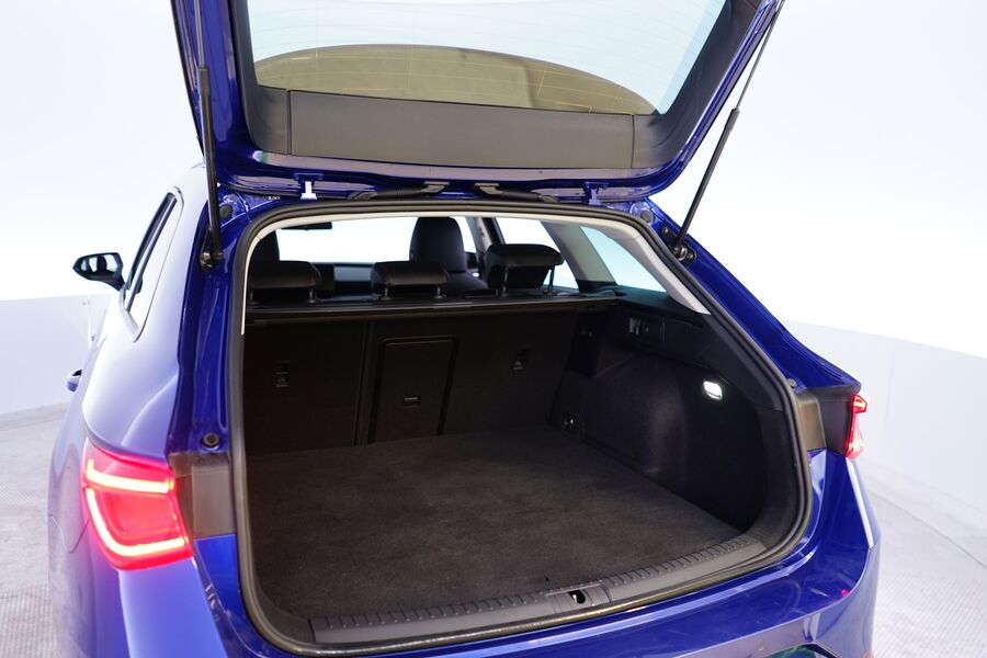 SEAT Leon Sportstourer vaihtoauto