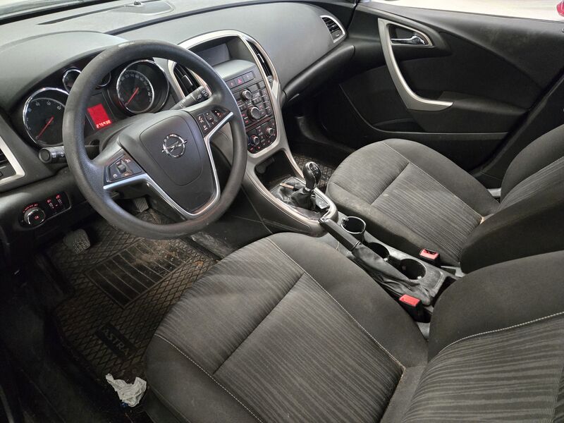Opel Astra vaihtoauto