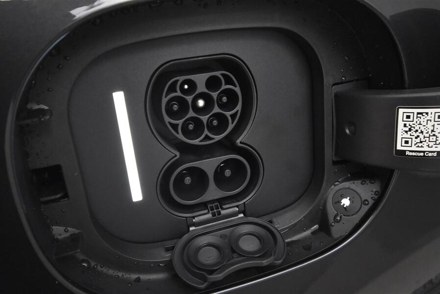 Mercedes-Benz EQE vaihtoauto