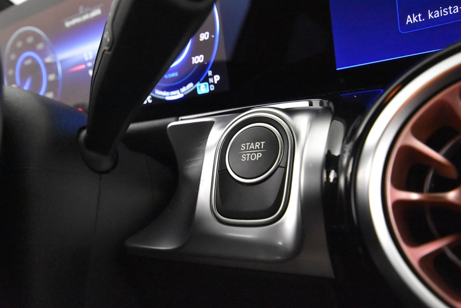 Mercedes-Benz EQB vaihtoauto