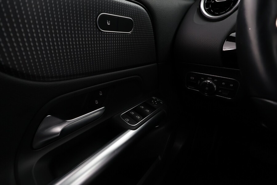 Mercedes-Benz GLA vaihtoauto