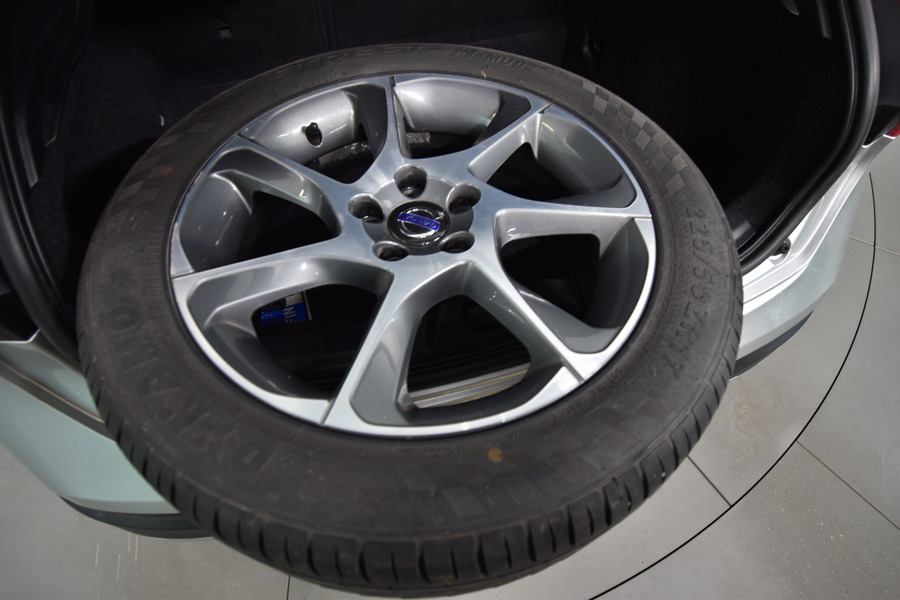 Volvo V40 Cross Country vaihtoauto