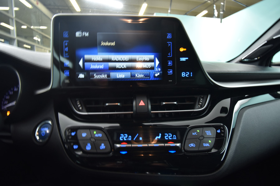 Toyota C-HR vaihtoauto