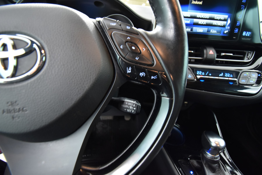 Toyota C-HR vaihtoauto