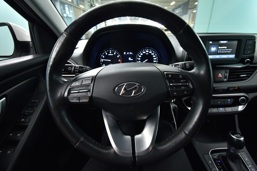 Hyundai i30 5d vaihtoauto