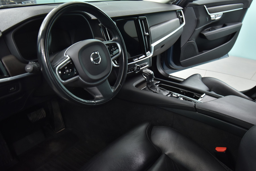 Volvo V90 Cross Country vaihtoauto