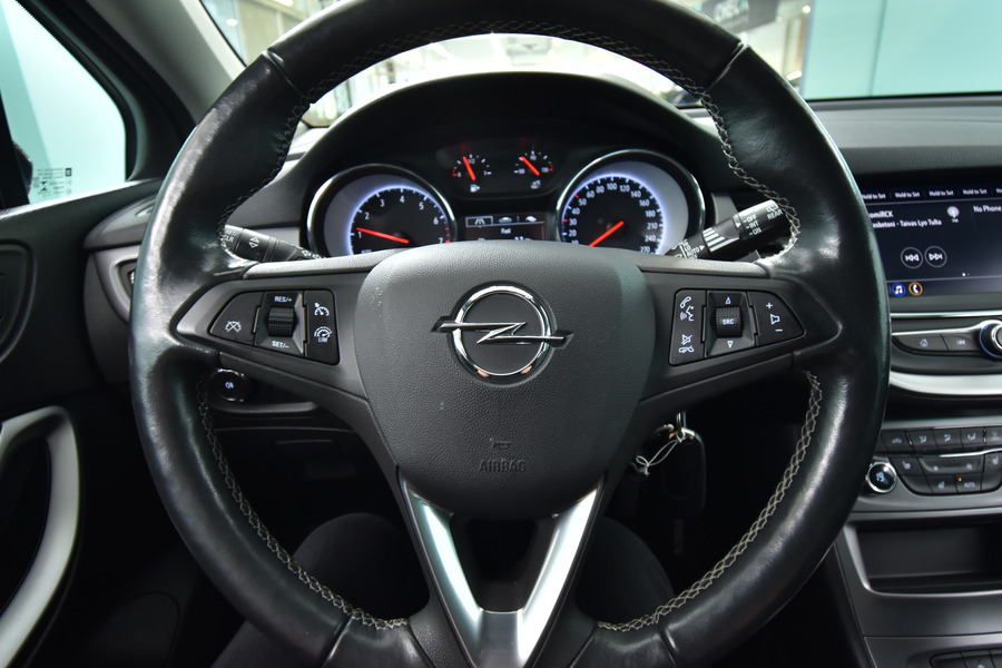 Opel Astra vaihtoauto