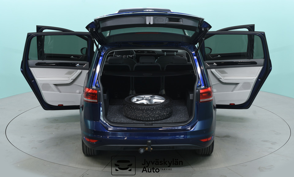 Volkswagen Touran vaihtoauto