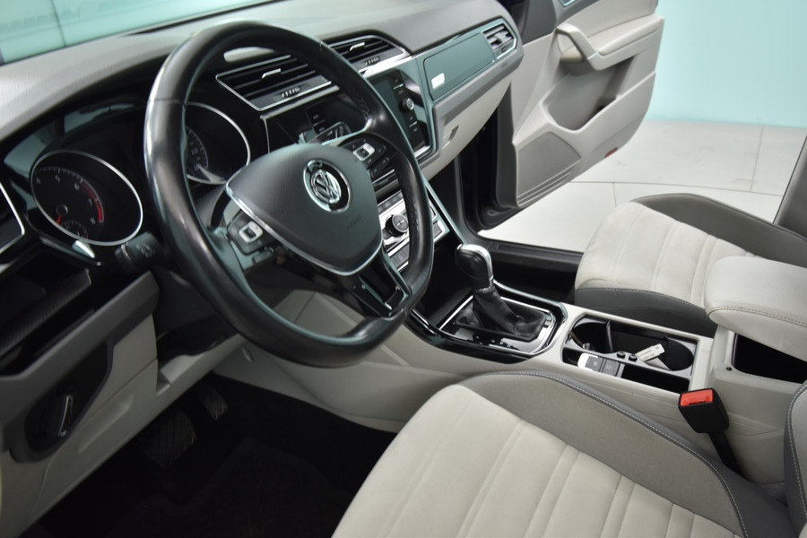 Volkswagen Touran vaihtoauto