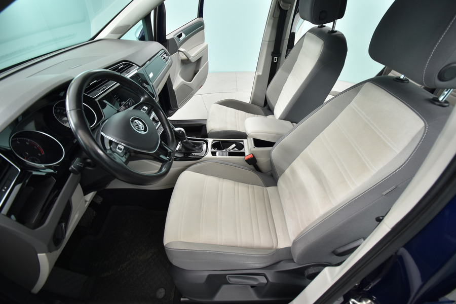 Volkswagen Touran vaihtoauto