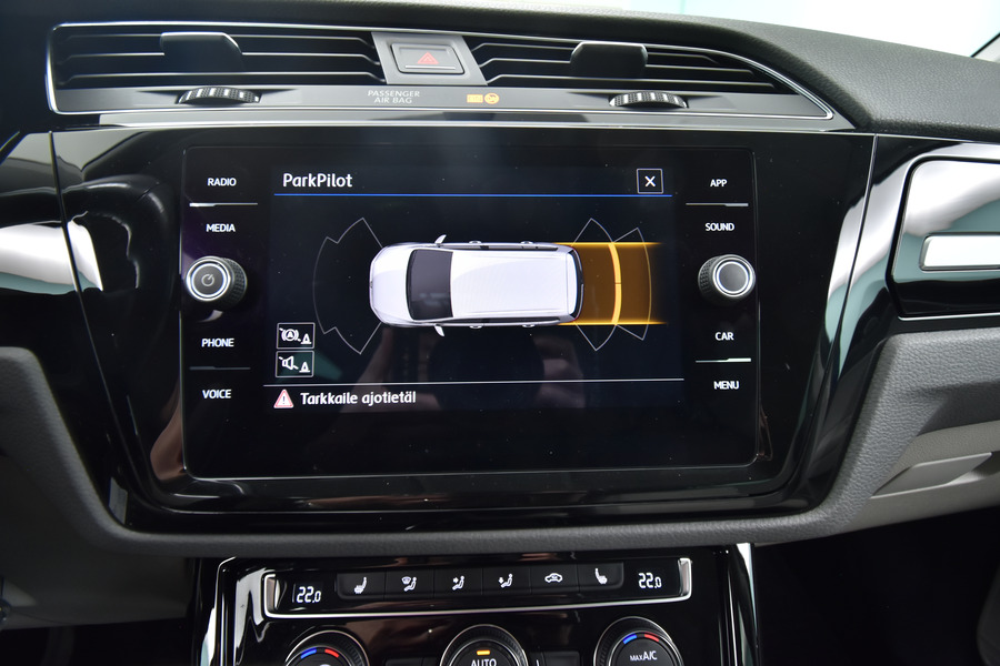 Volkswagen Touran vaihtoauto