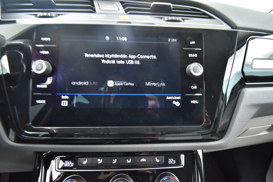 Volkswagen Touran vaihtoauto