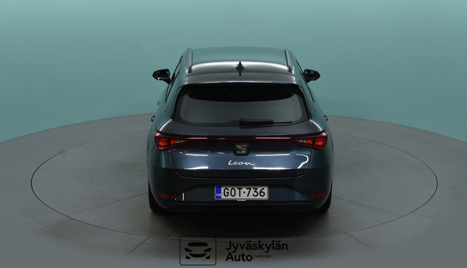 SEAT Leon Sportstourer vaihtoauto