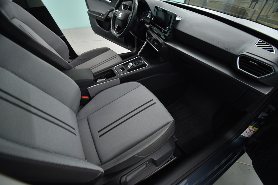 SEAT Leon Sportstourer vaihtoauto