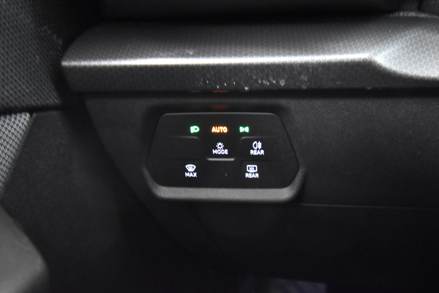 SEAT Leon Sportstourer vaihtoauto