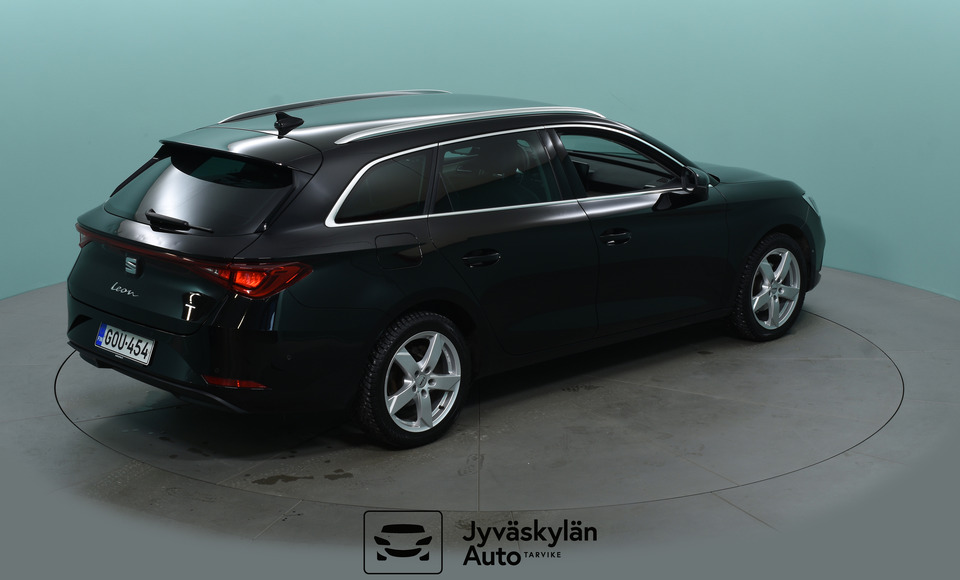 SEAT Leon Sportstourer vaihtoauto