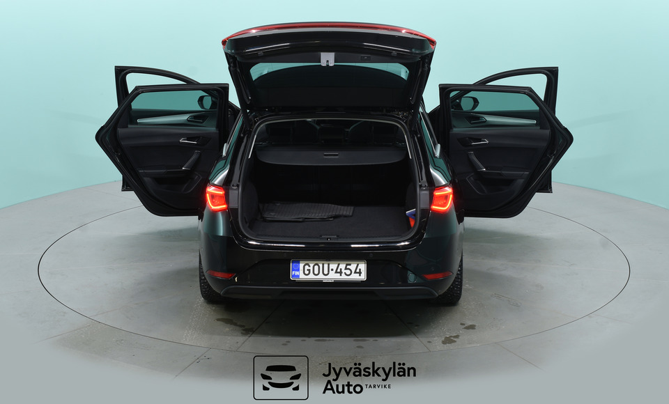 SEAT Leon Sportstourer vaihtoauto