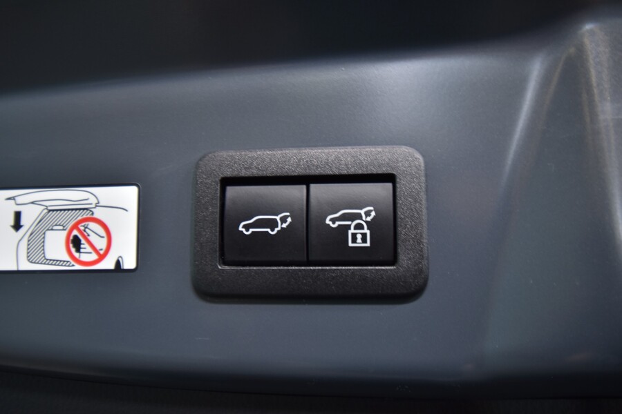 Toyota Prius Plug-in vaihtoauto