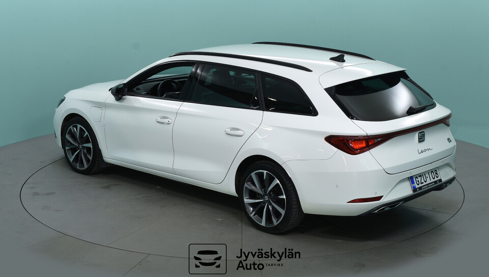 SEAT Leon Sportstourer vaihtoauto