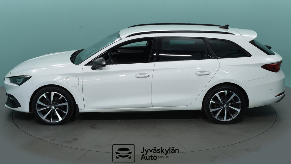 SEAT Leon Sportstourer vaihtoauto