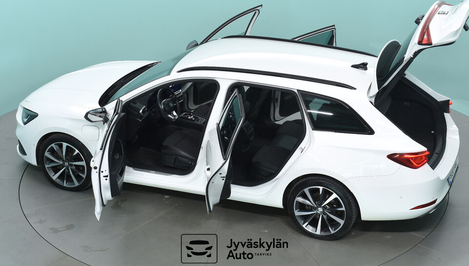 SEAT Leon Sportstourer vaihtoauto