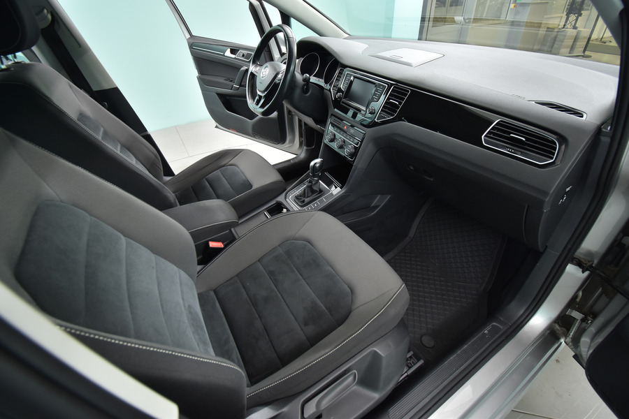 Volkswagen Golf Sportsvan vaihtoauto