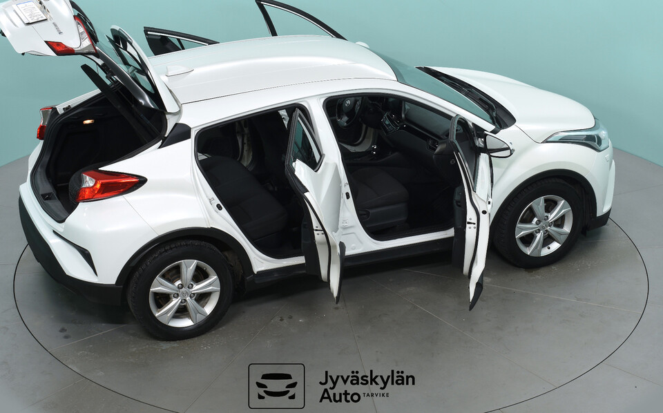 Toyota C-HR vaihtoauto