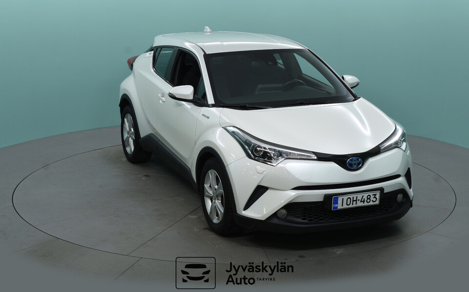 Toyota C-HR vaihtoauto