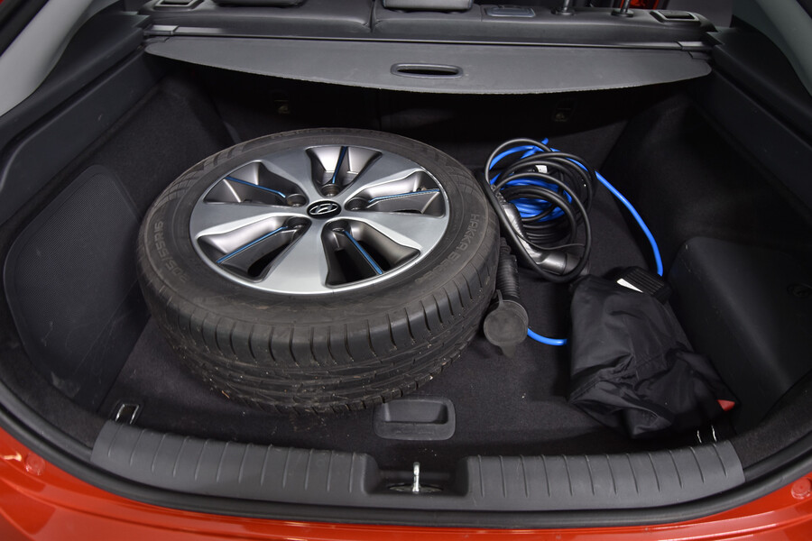 Hyundai IONIQ plug-in vaihtoauto