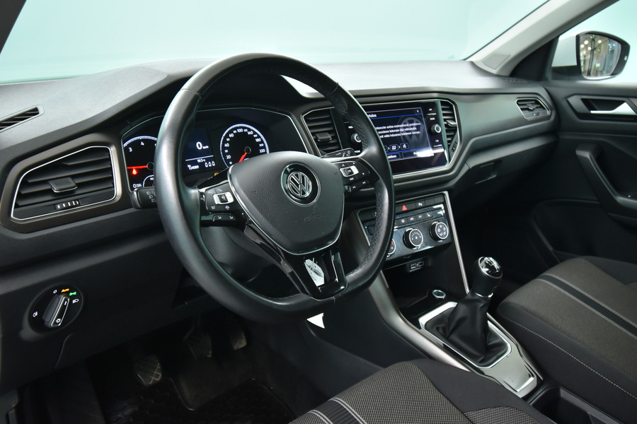 Volkswagen T-Roc vaihtoauto