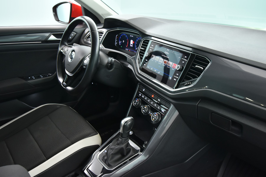 Volkswagen T-Roc vaihtoauto