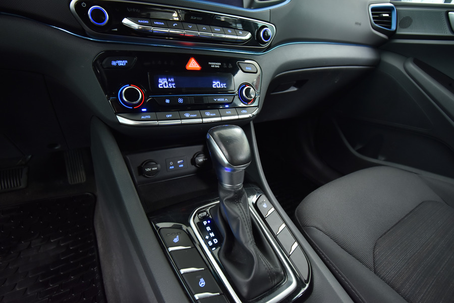 Hyundai IONIQ hybrid vaihtoauto