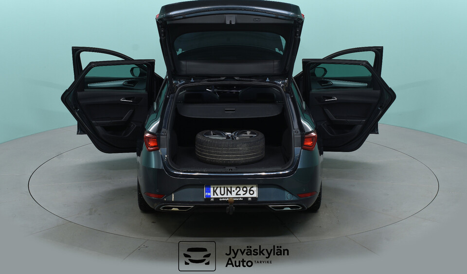 SEAT Leon Sportstourer vaihtoauto