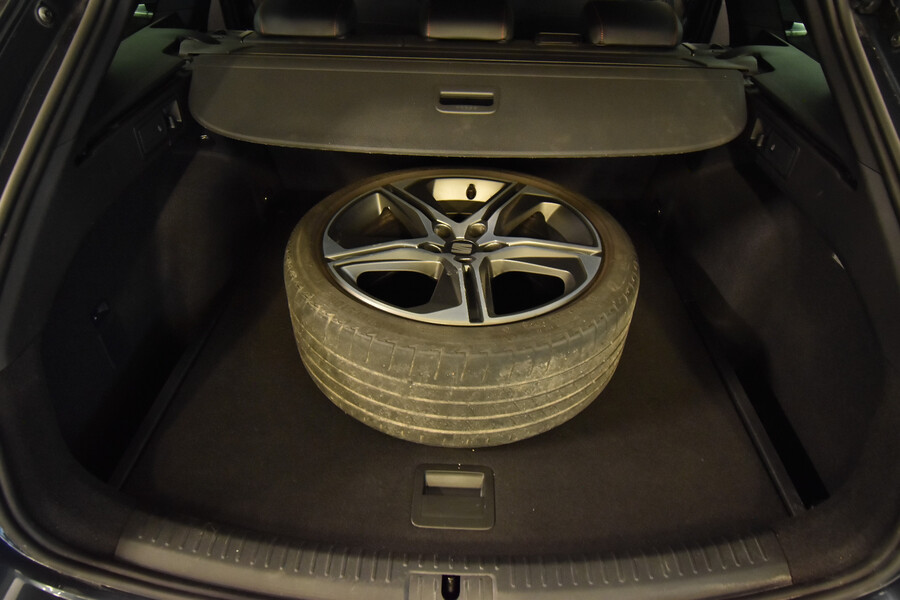 SEAT Leon Sportstourer vaihtoauto