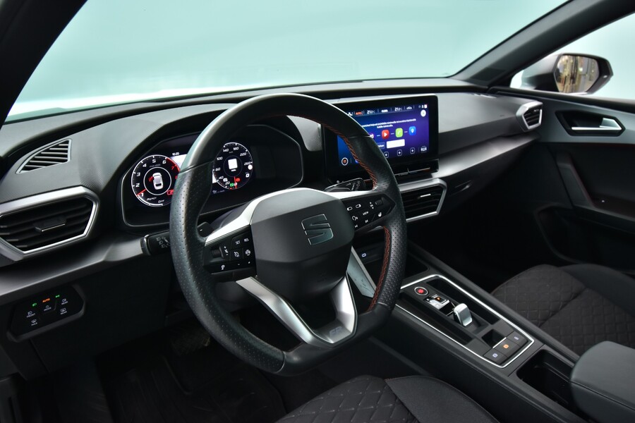 SEAT Leon Sportstourer vaihtoauto