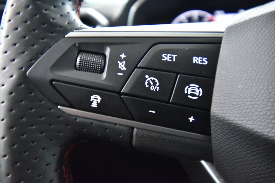 SEAT Leon Sportstourer vaihtoauto