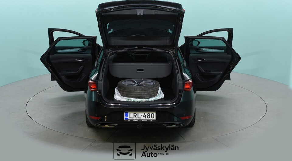 SEAT Leon Sportstourer vaihtoauto