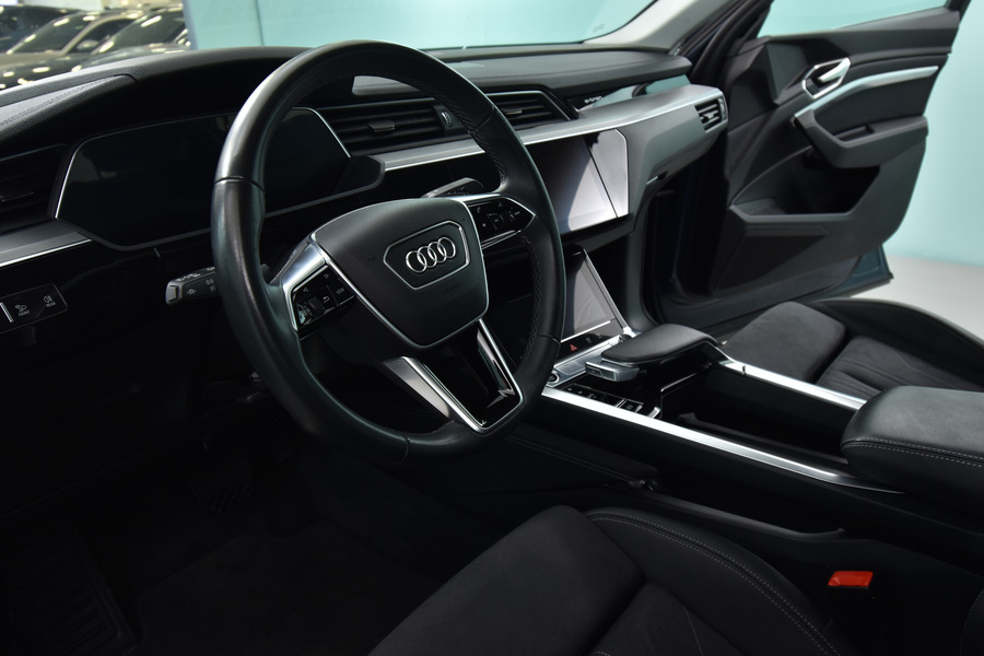 Audi Q8 e-tron vaihtoauto