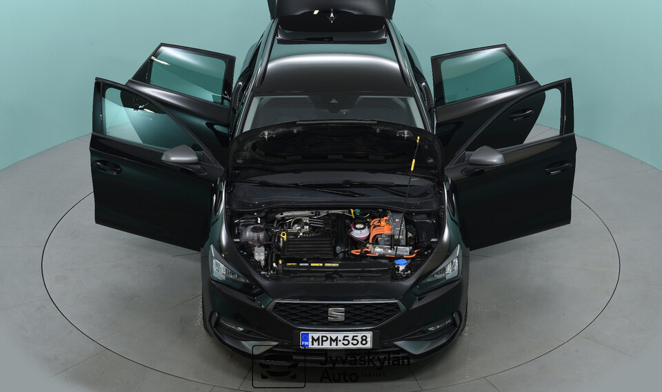 SEAT Leon Sportstourer vaihtoauto